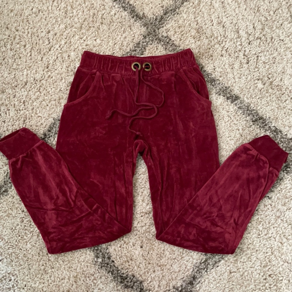 Small velvet sweatpants